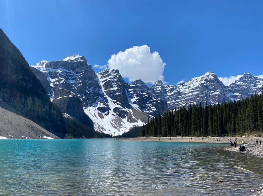 Moraine Lake 1.5hr & Lake Louise Shuttle from Canmore/Banff - Lake Louise: 75 minutes by the famous shore