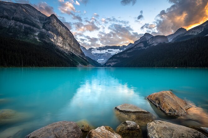Moraine Lake and Lake Louise day Tour from Canmore and Banff - What the guide adds to the day