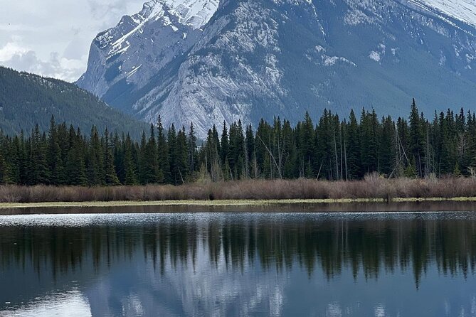 Moraine Lake Lake Louise Emerald Lake Banff Town & Natural Bridge - What the guides add to the day
