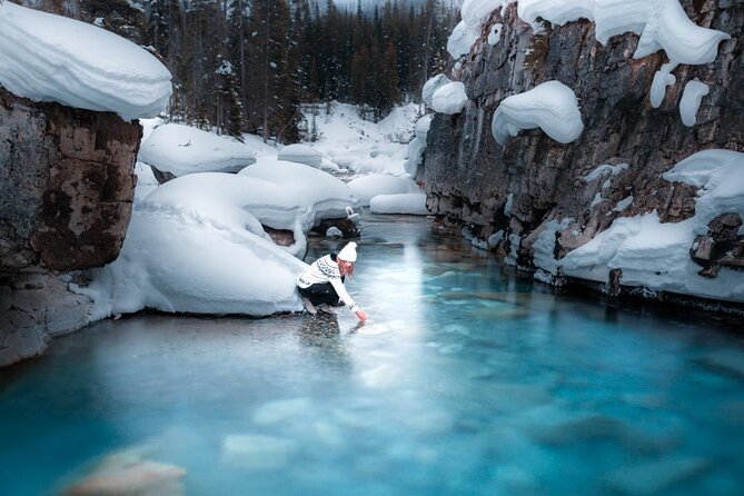 Moraine Lake, Lake Louise, Emerald Lake, Marble Canyon,Banff tour - Moraine Lake and the famous Rockpile view