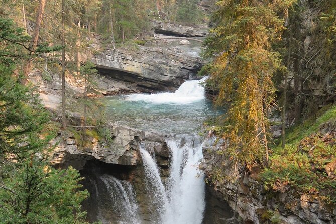 Moraine Lake, Lake Louise Johnston Canyon Banff National Park - Banff town is your practical break