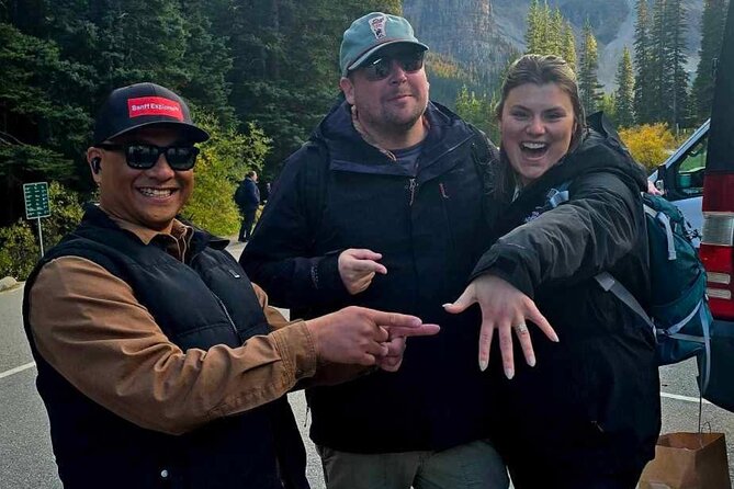 Moraine Lake & Lake Louise Private Day Tour with Banff Explorer - Lake Louise: 90 minutes beside the Victoria Glacier
