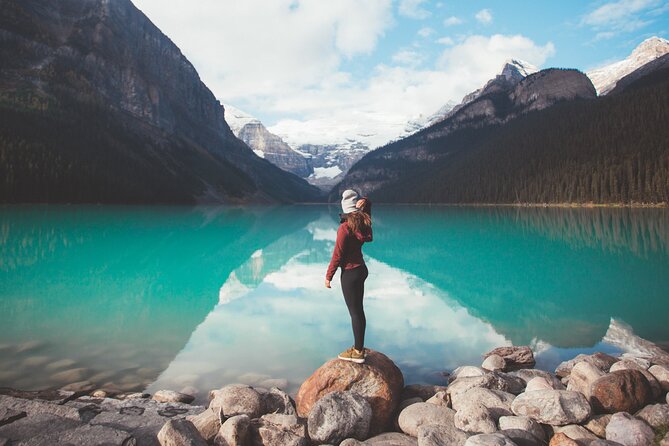 Moraine Lake & Lake Louise Sunset & Wildlife Adventure - What to bring for a comfortable evening