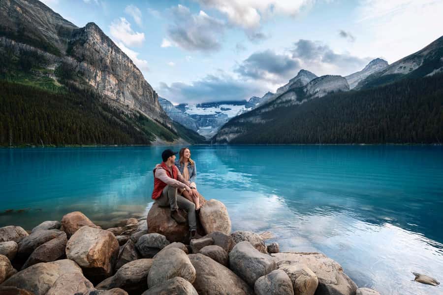 Moraine Lake Louise Emerald Johnston Canyon Banff Yoho Tour - Moraine Lake is the day’s big payoff
