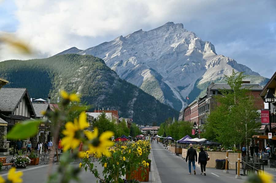 Moraine Lake Louise Emerald Johnston Canyon Banff Yoho Tour - Johnston Canyon is the most active stop