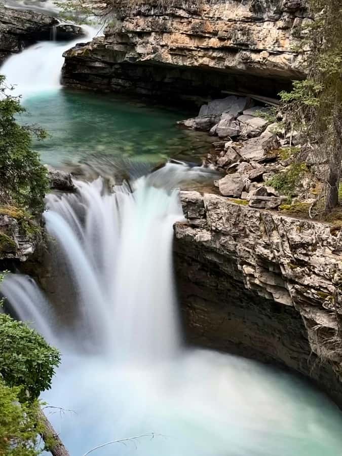 Moraine Lake Louise Emerald Johnston Canyon Banff Yoho Tour - Vermilion Lakes and the seasonal route