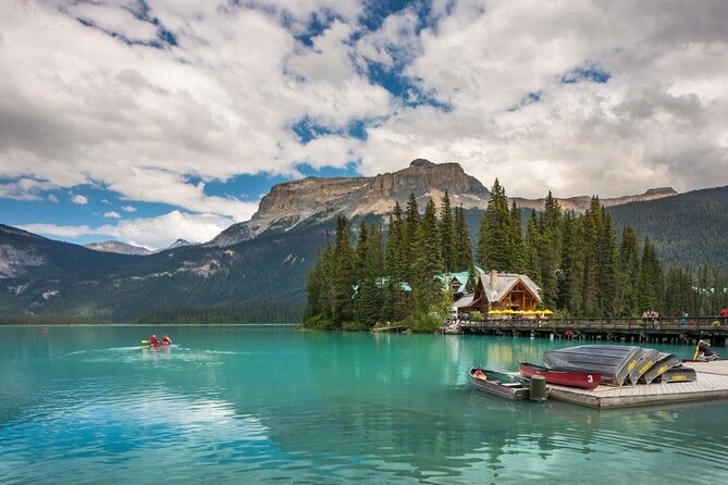 Moraine Lake, Louise, Emerald Lake, Johnston Canyon, Banff Town - Banff town: an hour to wander