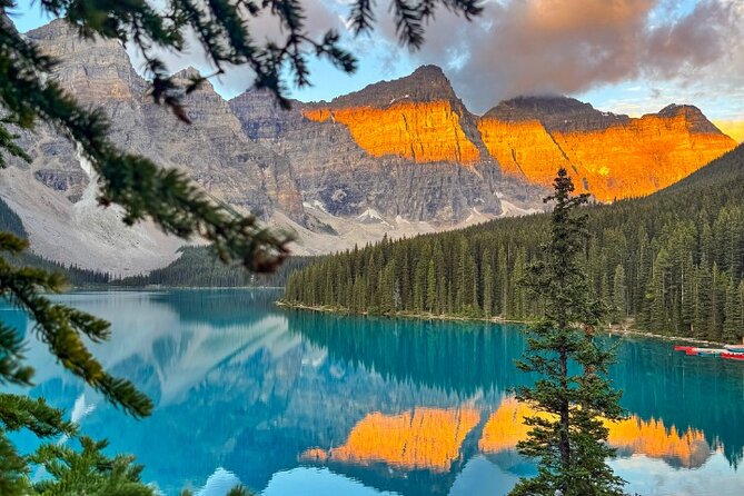 Moraine Lake Sunrise 3-Hour Tour from Canmore/Banff - Three hours to watch the light change