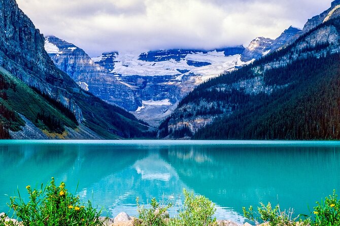 Morning Tour at Moraine Lake(2hrs) & Lake Louise(2hrs) - What the guide adds to the day