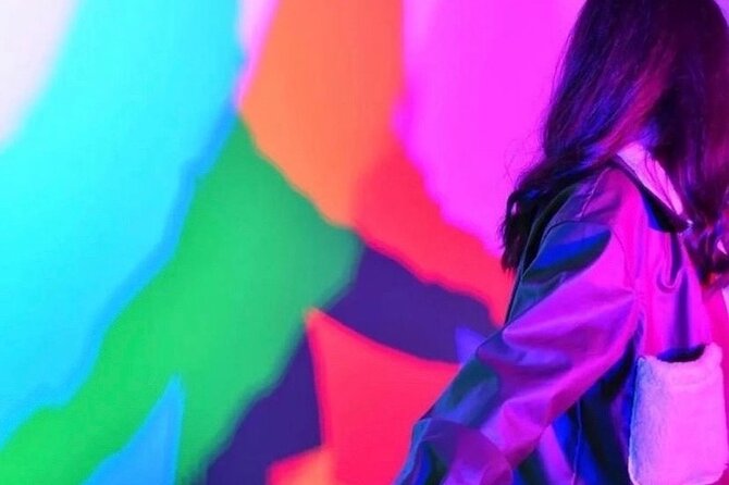Museum of Illusions Admission in Toronto - The first rooms: optical tricks and photo setups