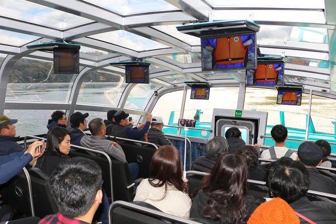 Niagara CANADA, Domed (Dry) Jet Boat Tour - The Dry Dome Makes the Ride More Flexible