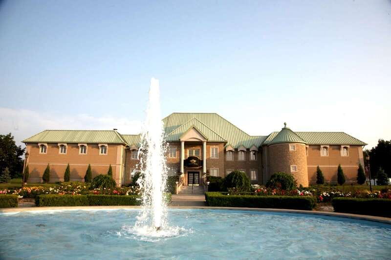 Niagara, Canada: Half-Day Winery Tour with Tastings - Lakeview Estates brings more conversation