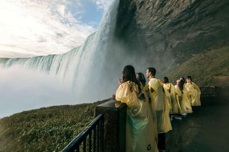 Niagara Falls: Boat Trip & Journey Behind the Falls Tour - Stories that make the walk more than a transfer