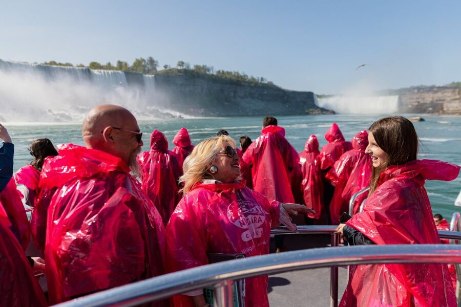Niagara Falls: Boat Trip & Journey Behind the Falls Tour - Weather, clothing, and the wet factor