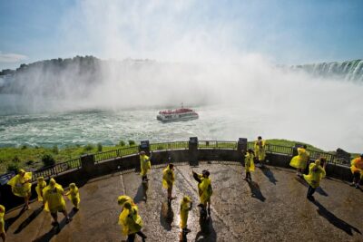 Niagara Falls Canada 3-Hour Tour w/Boat & Behind the Falls
