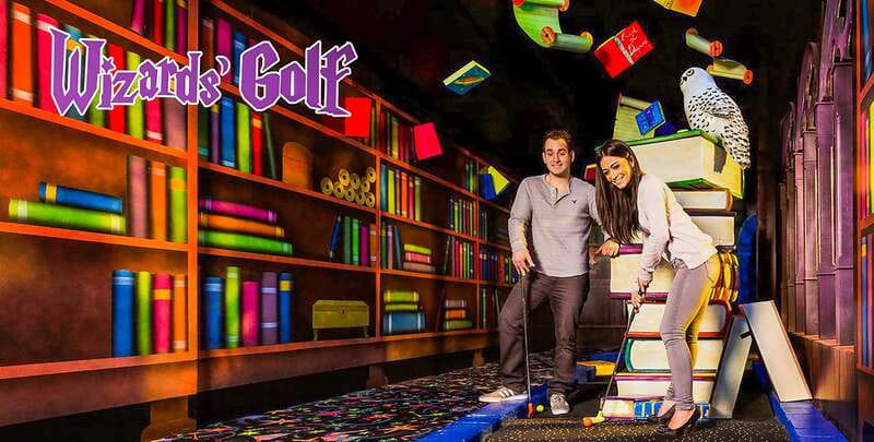 Niagara Falls, Canada: Clifton Hill 6 Attraction Fun Pass - Mini golf gives the pass a welcome change of pace