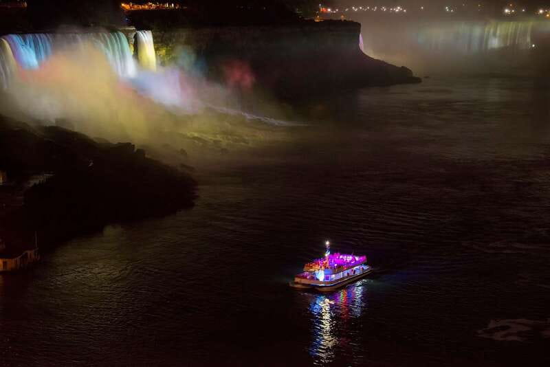 Niagara Falls, Canada: Evening Fireworks Cruise - What happens on the 40-minute catamaran cruise