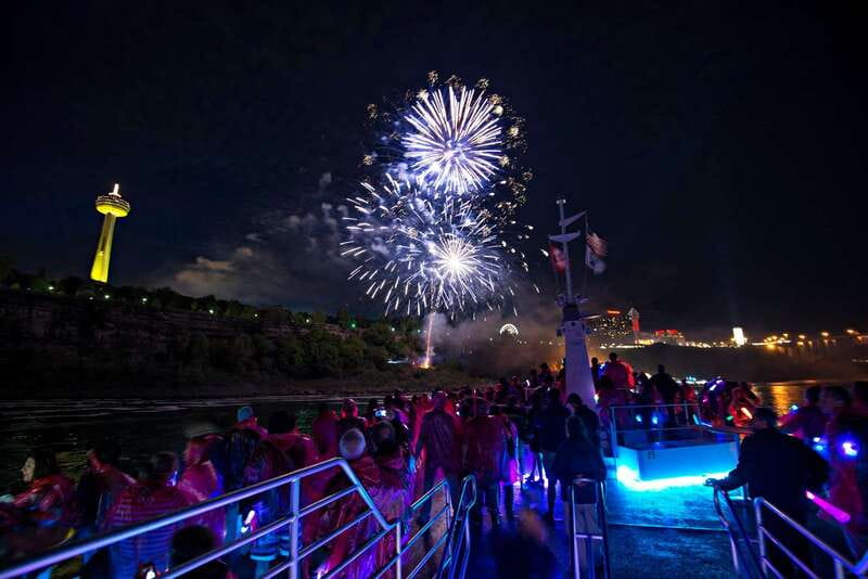 Niagara Falls, Canada: Evening Fireworks Cruise - Choosing your spot for the light show and fireworks