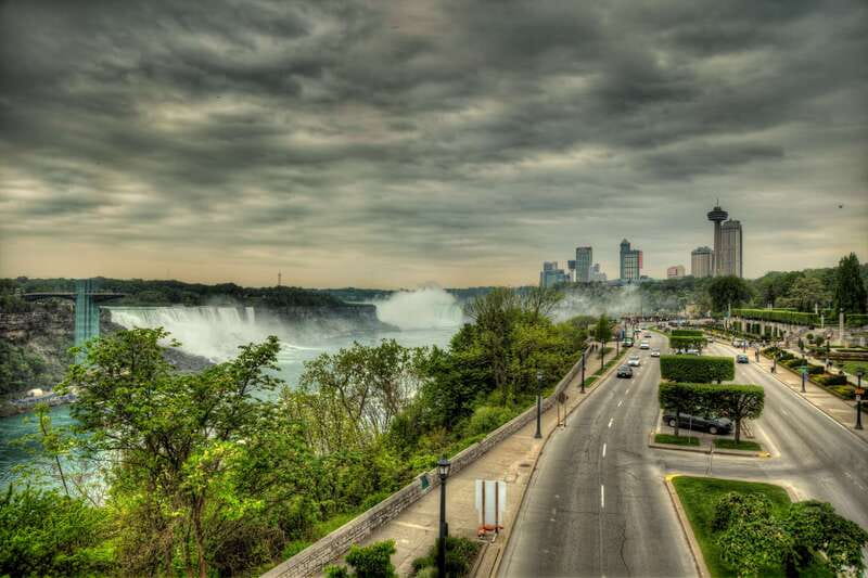 Niagara Falls, Canada: Full-Day Private Winery Tour - The opening drive and first winery