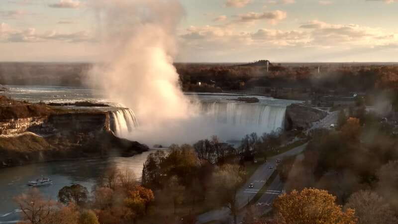 Niagara Falls, Canada: Niagara SkyWheel Ticket - What the enclosed gondola changes