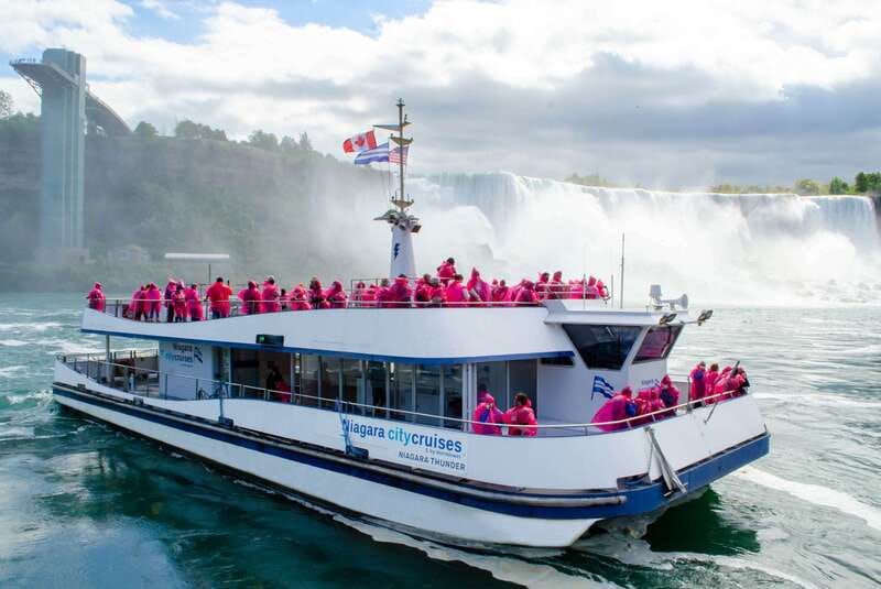 Niagara Falls, Canada: Sightseeing Tour with Boat Ride - Should you book it?
