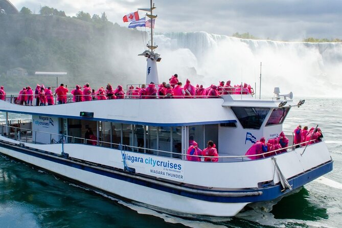 Niagara Falls Canada Walking Tour With Boat Cruise - What this Niagara Falls tour actually covers