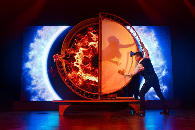 Niagara Falls, Canada: Wild Magic Show Ticket - Dinner, snacks, and drinks at the venue