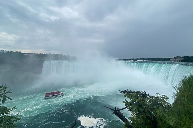 Niagara Falls Day Tour Includes Boat Cruise, Winery Stop & Lunch - Guides, group size, and the feel of the day