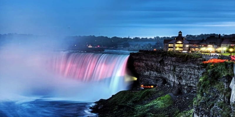 Niagara Falls: Guided Night Tour w/ Dinner & Hotel Transfer - Choosing between Queen Victoria Place and Table Rock House