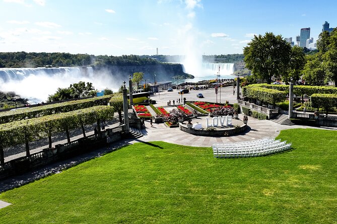 Niagara Falls Half Day with Boat and Journey Behind the Falls - Table Rock, where the classic photograph happens