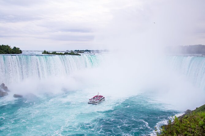 Niagara Falls Half Day with Boat and Journey Behind the Falls - Niagara City Cruises, into the mist