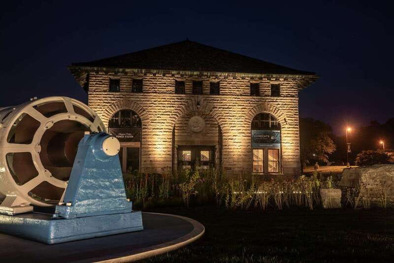 Niagara Falls: Night Tour w/ 3 Course Dinner & Light Show - Who will get the most from this tour