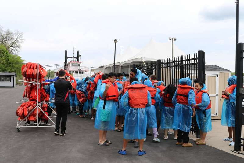 Niagara Falls, ON: Jet Boat Tour on Niagara River - The guide commentary adds useful context, with one catch