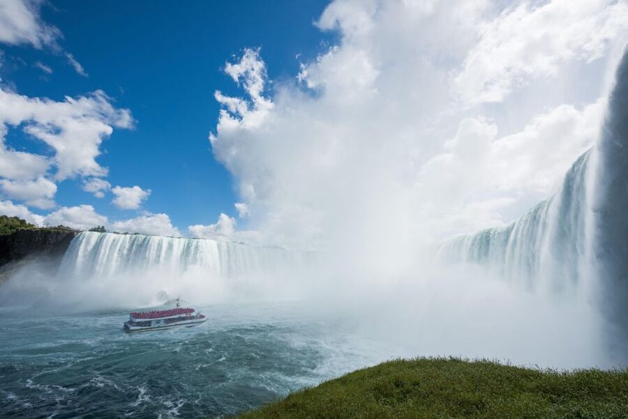 Niagara Falls Scenic Day Tour from Toronto Airport Pickup - Three hours beside the Canadian Falls