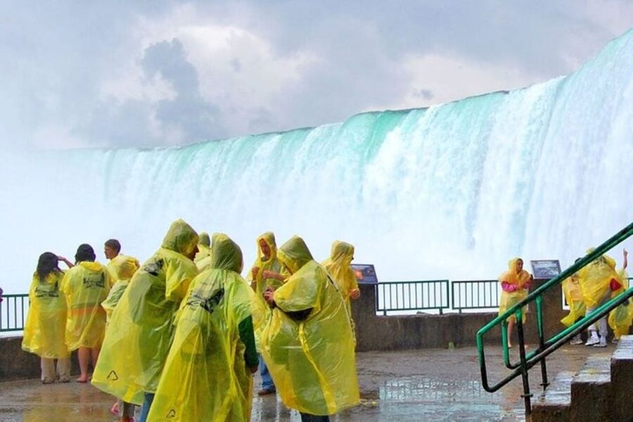 Niagara Falls Scenic Day Tour from Toronto Airport Pickup - Maple Leaf Place and a quick taste of Canada
