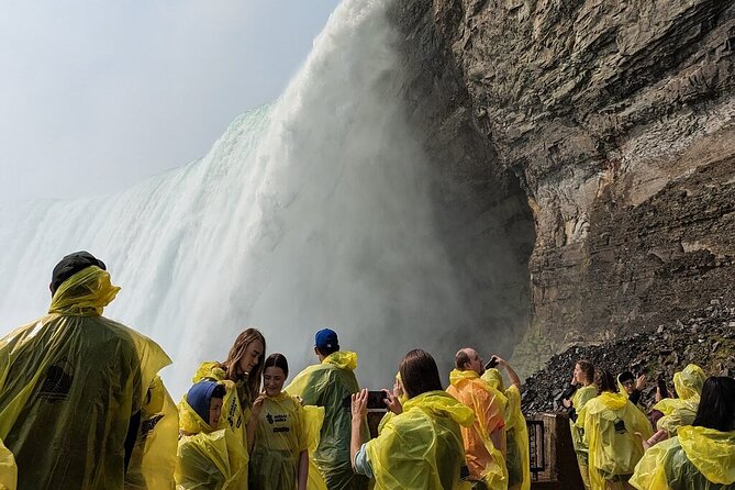 Niagara Falls Tour: Boat Ride, Journey Behind The Falls and more - Guides who make the history easier to follow
