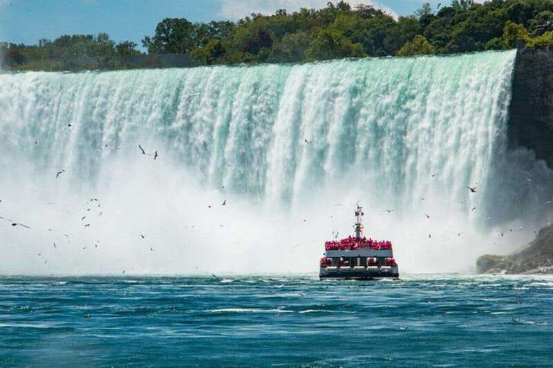 Niagara Falls Tour from Niagara Falls, Canada - Three ways to meet Niagara Falls in four hours