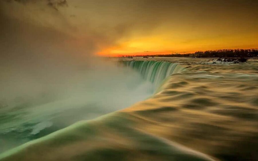 Niagara Falls: Tower Hotel Observation Deck Ticket - What your visit can look like