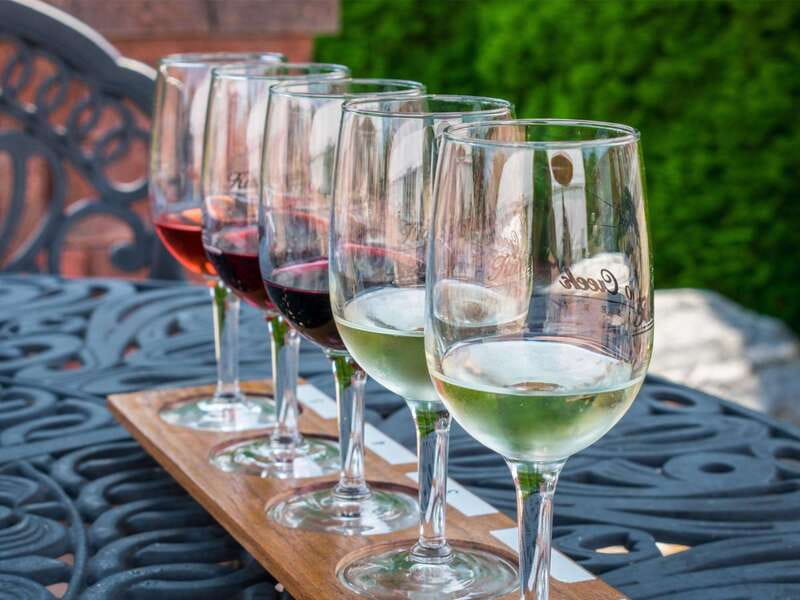 Niagara Falls: Winter Niagara Wine Tour with Transportation - Caroline Cellars and the Farmhouse Cafe