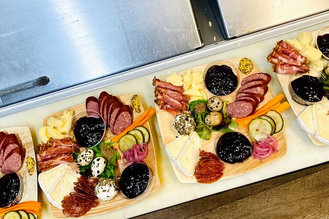 Okanagan Bee Tour and Lunch at Winery in Kelowna - A proper farm lunch, not a token snack