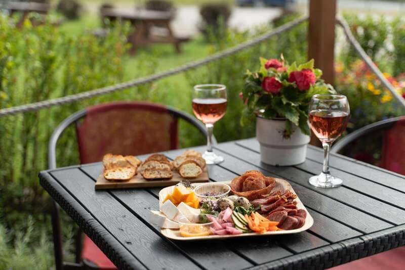 Okanagan Bee Tour, Wine Tasting and Lunch at Kelowna Winery - Sampling award-winning honey wines