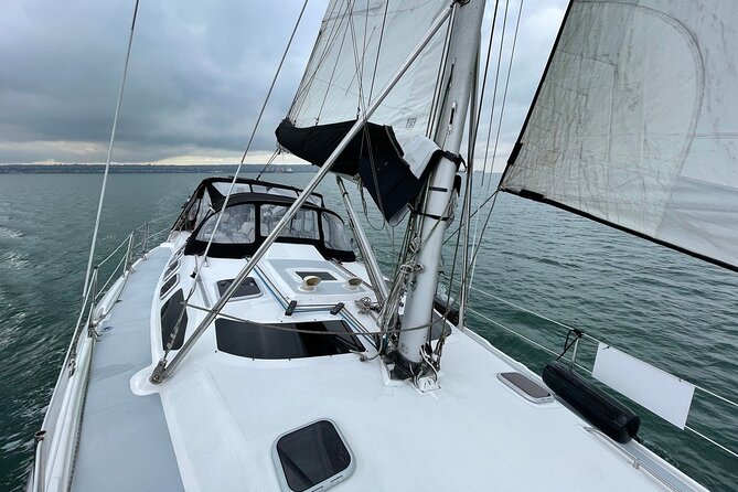 Okanagan Lake Sailing Tour from Penticton & Naramata BC - Sailing when the wind cooperates