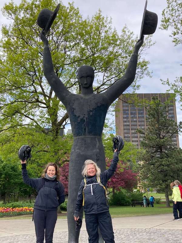 Ottawa: 2 or 3.5-Hour Guided Bike Tour with a Local Guide - What the guide adds to the ride