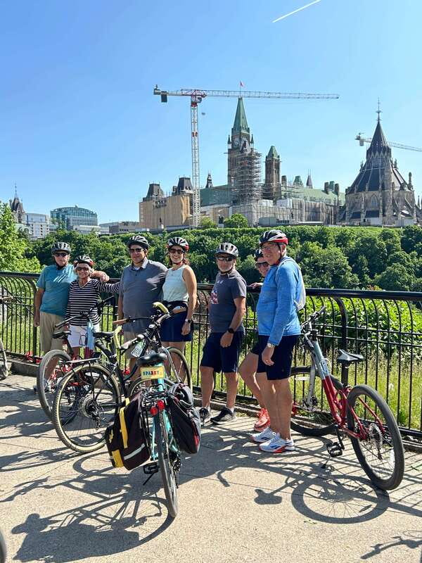 Ottawa: 4 or 8-Hour Bike Rental with Self-Guided Tour - Rivers, green paths, and views