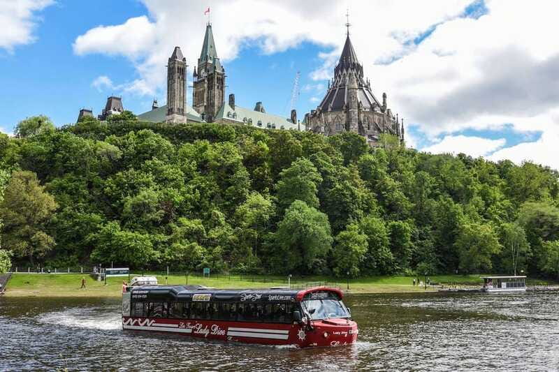 Ottawa: Bilingual Guided City Tour by Amphibious Bus - Guides, humor, and the bilingual format