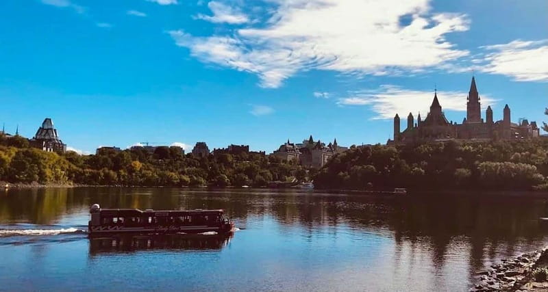 Ottawa: Bilingual Guided City Tour by Amphibious Bus - Is $43 a fair price for one hour?
