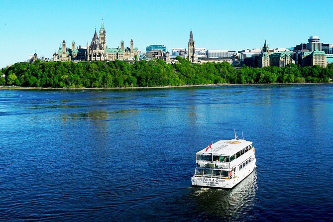Ottawa Boat Cruise - Paul's Boat Line - The Canadian Museum of History across the river