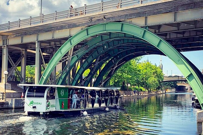 Ottawa Boat Cruise - Rideau Canal Cruise - Boarding near the National Arts Centre
