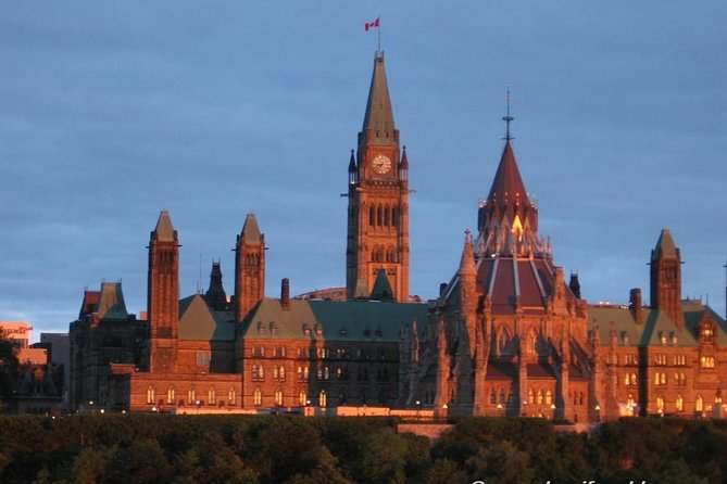 Ottawa City Tour by Land and Water - National Gallery, Notre Dame Basilica, and Major’s Hill Park