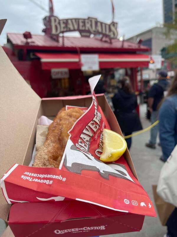 Ottawa: Evening Taste of the ByWard Market Food Tour - The included beer or wine adds a social pause